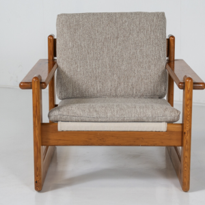 Mid-Century Modern Pair of Lounge Chairs